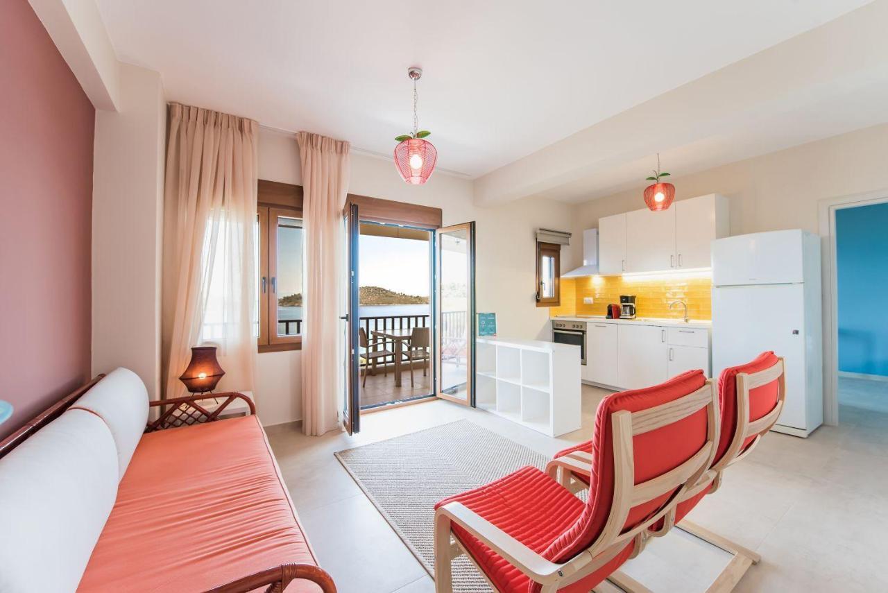 Nereus & Oceanus Beachfront Apartments, Lagonisi Beach #Feelslikehome أورموس باناجياس المظهر الخارجي الصورة