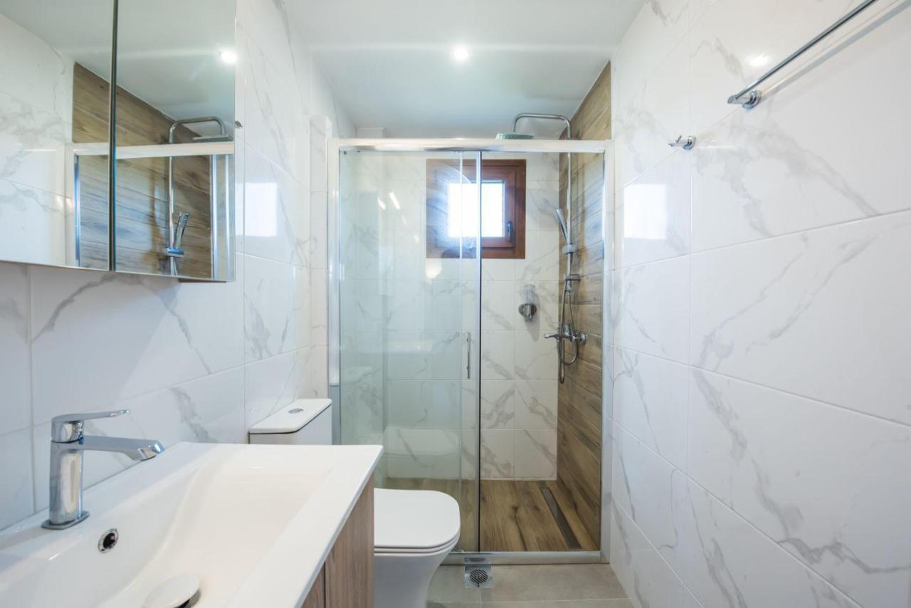 Nereus & Oceanus Beachfront Apartments, Lagonisi Beach #Feelslikehome أورموس باناجياس المظهر الخارجي الصورة