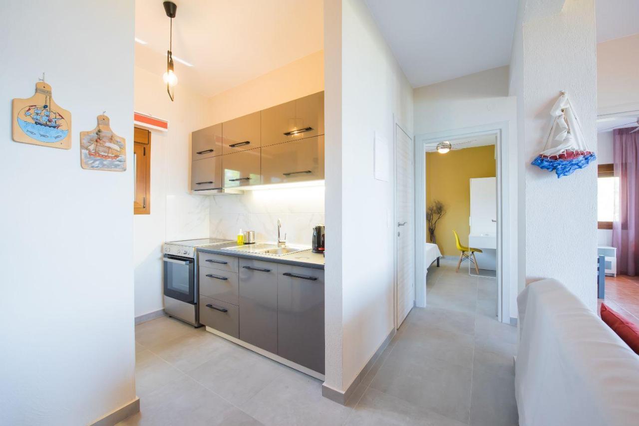 Nereus & Oceanus Beachfront Apartments, Lagonisi Beach #Feelslikehome أورموس باناجياس المظهر الخارجي الصورة